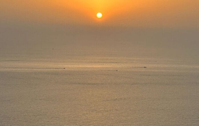 Sperimenta i benefici dell’Earthing in vacanza